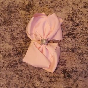 Bow with alligator clip